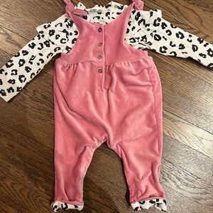 jessica simpson • 2-piece jumpsuit with leopard shirt. Size 12 months.